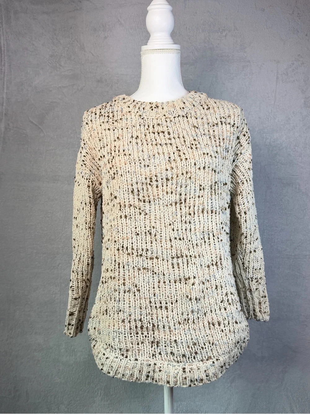 Jessica Simpson Neutral Speckled Crewneck Sweater in Oatmeal Pullover